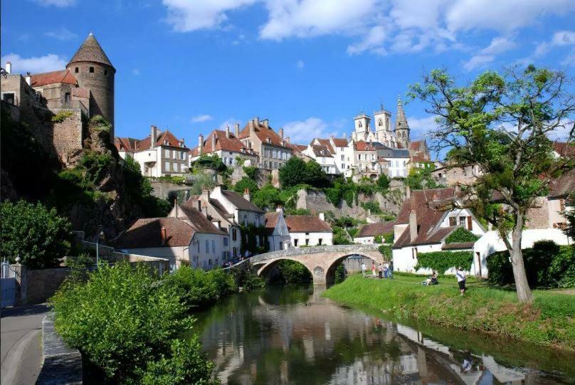 Vila Etape Du Pont Pinard Semur-en-Auxois Exteriér fotografie